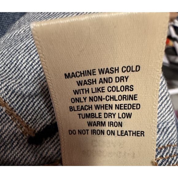 Vintage Y2K Denim Old Navy Womens Size Large Cropped Distressed Jean Jacket - Picture 8 of 9